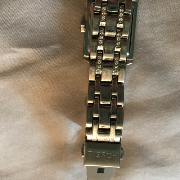 Women’s Fossil Watch - Picture 5 of 5